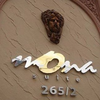 Mona Suite