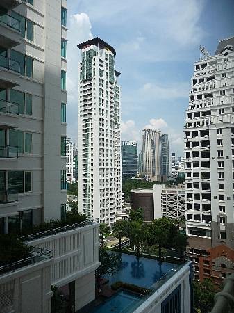 Mayfair Bangkok Marriott Executive Apartments