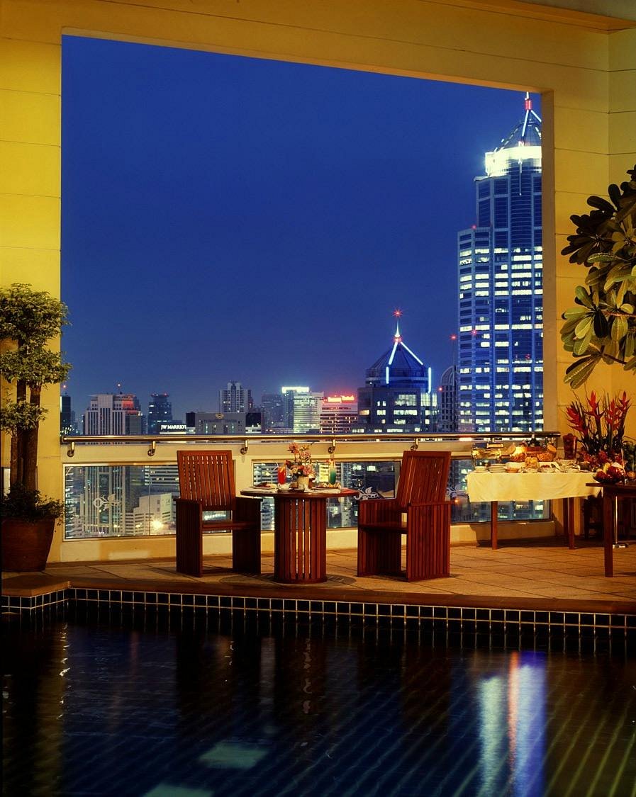Mayfair Bangkok Marriott Executive Apartments